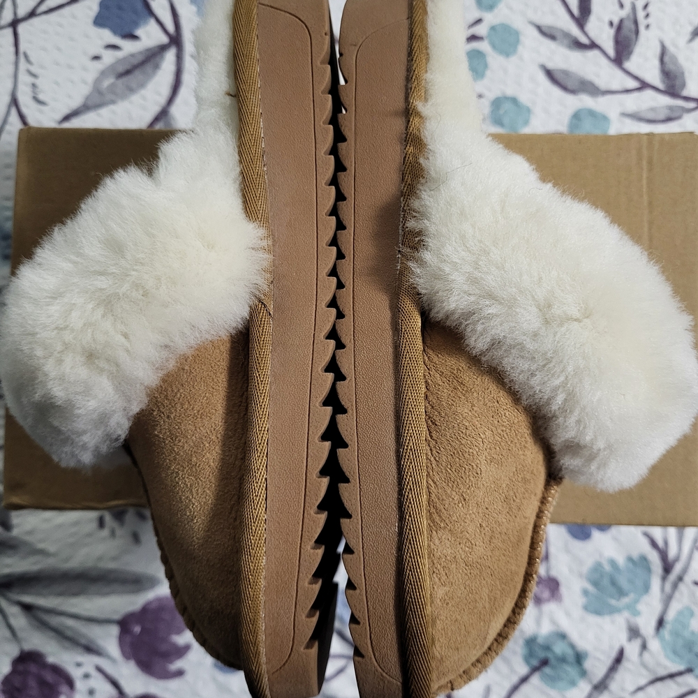 UGG Australia OZSHEPHERD Double Face Sheepskin Girls Slippers (Disquette) - Picture 9 of 11